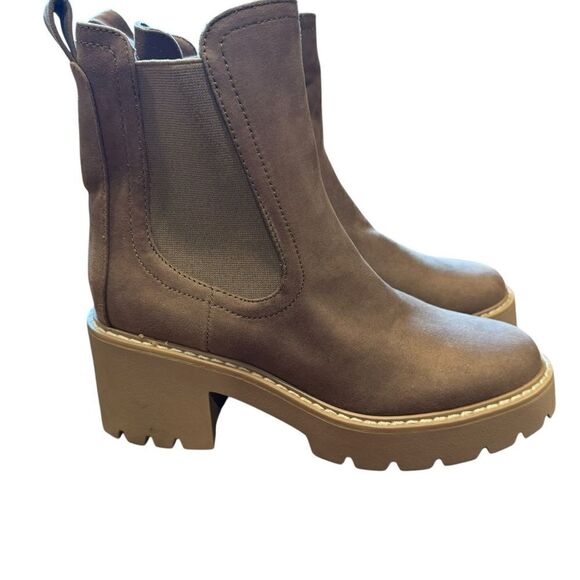 Revolve Dolce Vita Tobias Ankle Boots in Truffle NWOT - Picture 8 of 13